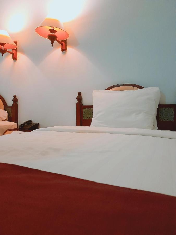 Puri Saron Senggigi Hotel Exteriör bild